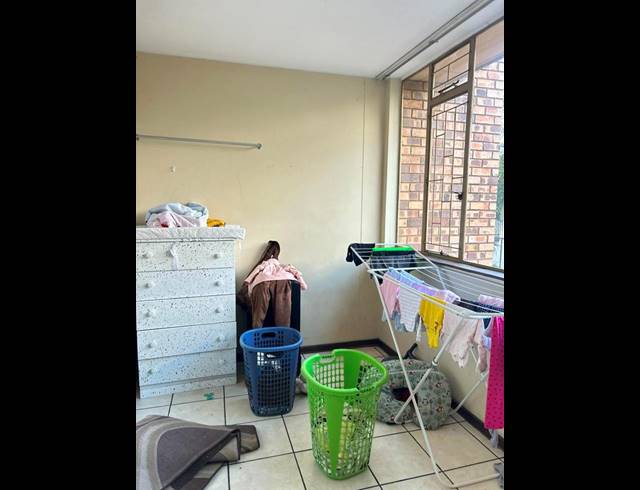 2 BEDROOM APARTMENT FOR SALE IN SUNNYSIDE